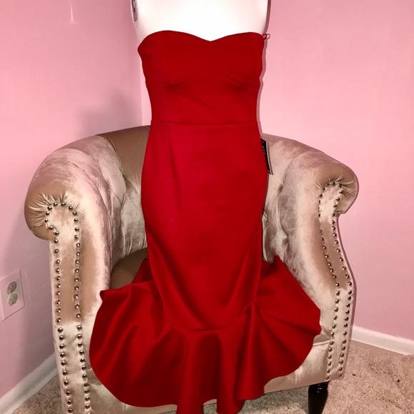 Express Dresses & Skirts - NWT Romantic Express Mermaid Tail Dress 🥂❤️